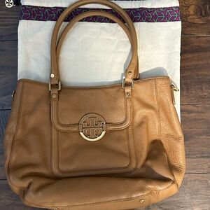 Tory Burch Amanda Shoulder bag!